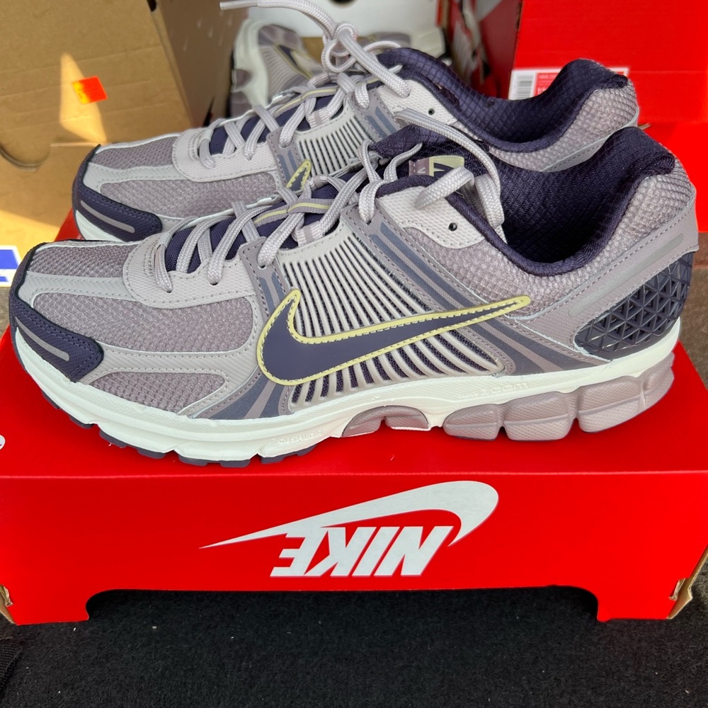 Men’s Nike Vomero 5 - Purple and Silver